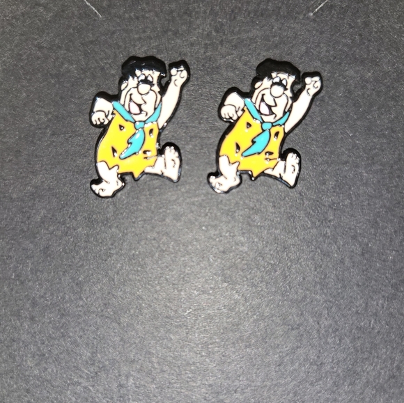 Fred studs earrings - Picture 5 of 7